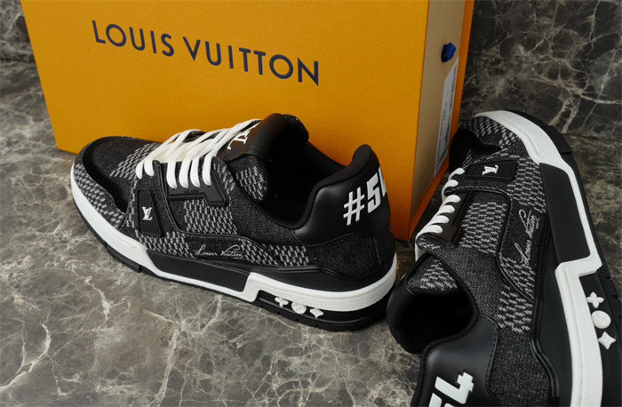 lovt sneaker