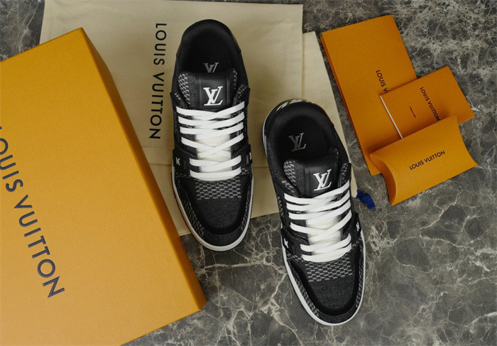 lovt sneaker