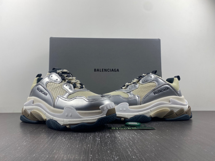 bl triple s trainers sneakers 524039 w2fs2 8106