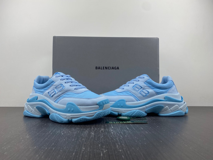 bl triple s trainers sneakers 710156 w3cu2 4045