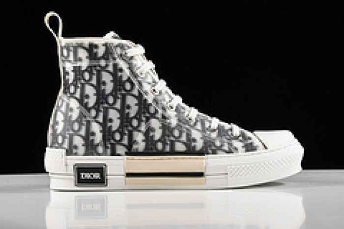 dr b23 homme kaws h903p161
