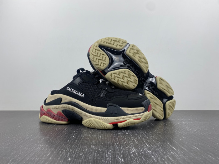 bl triple s trainers sneakers 755687 w3sm1 1096