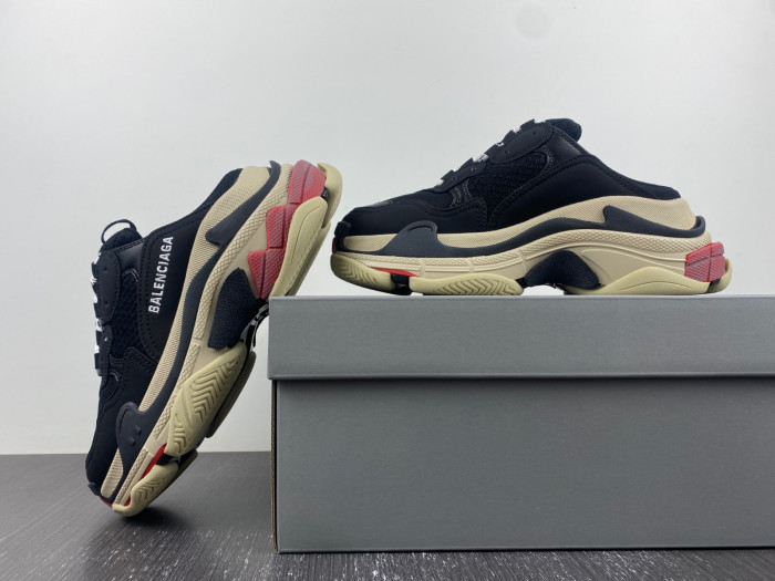 bl triple s trainers sneakers 755687 w3sm1 1096