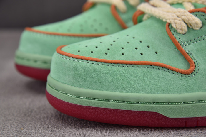 Nike SB Dunk Low