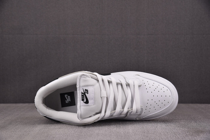 Nike SB Dunk Low Pro