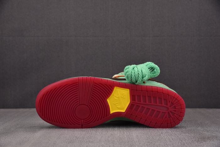 Nike SB Dunk Low