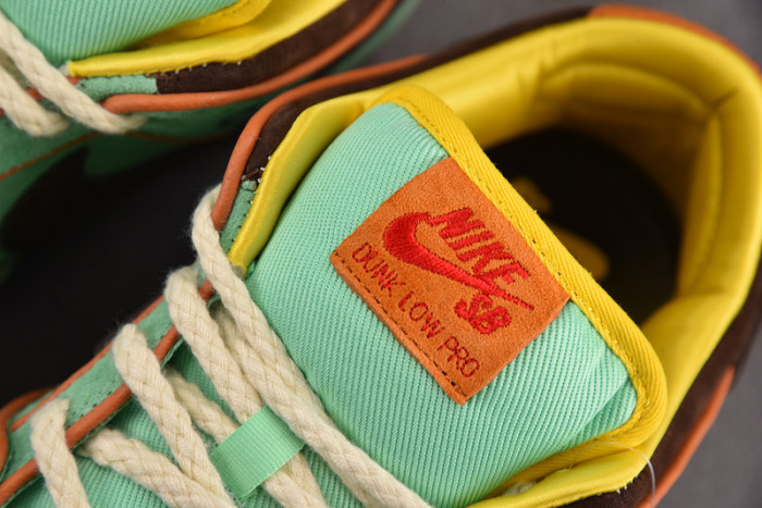 Nike SB Dunk Low