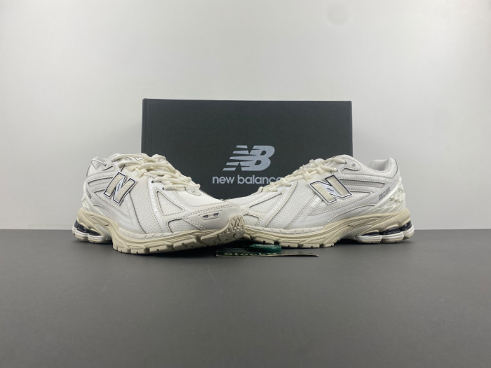 NEW BALANCE 1906R