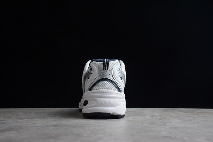new balance 2002r protection mr530sg